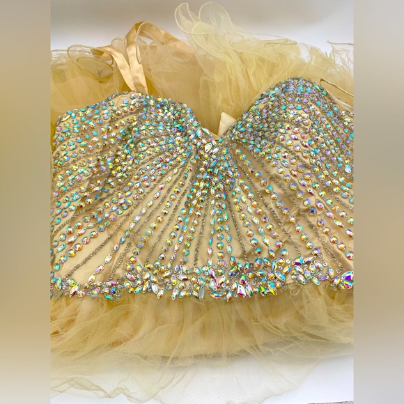 Gold/Yellow Prom/Graduation/Sweet 16 Dress/ Gown - Picture 1 of 8